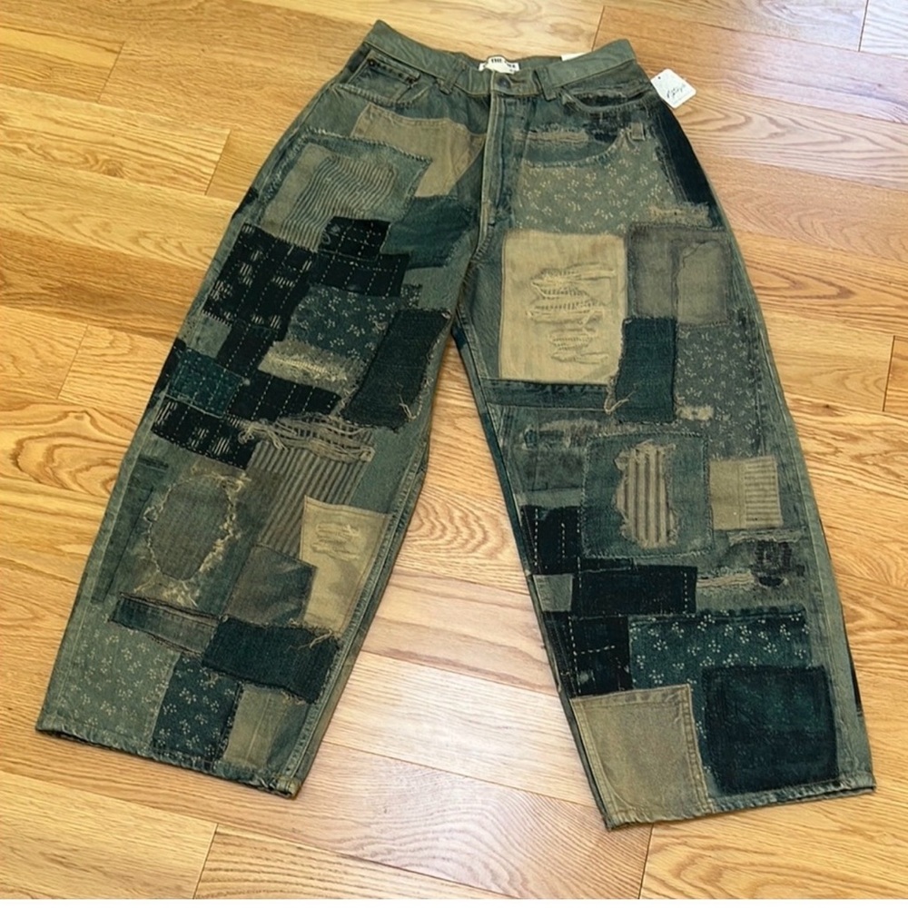 New! We the free SZ 28, Illusions relaxed fit jeans in indigo combo.
